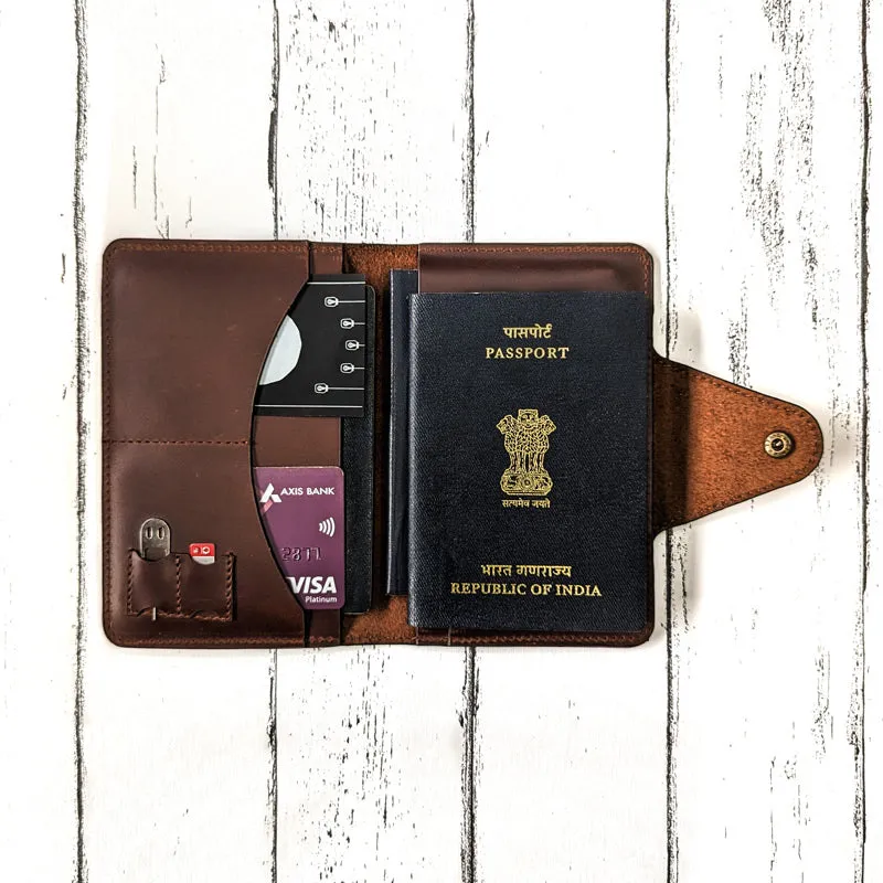 Classic Passport Holder - Cognac Brown