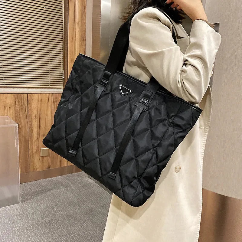 Spacious Weekender Quilted Textured Shoulder Bags