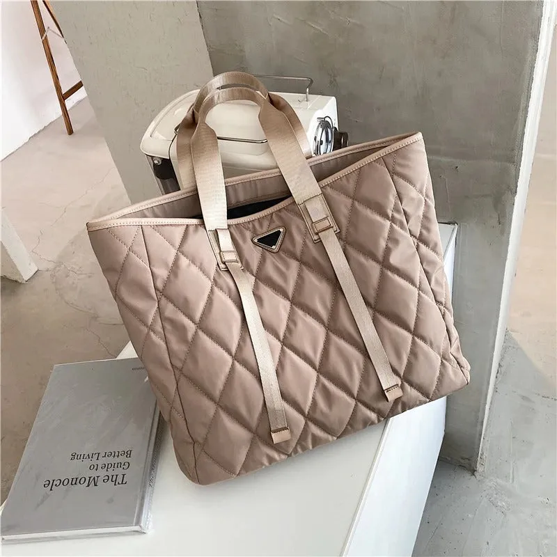 Spacious Weekender Quilted Textured Shoulder Bags